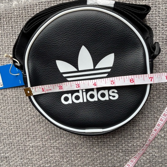 BNWT Adidas Originals Classic Round Crossbody Bag - Black - Picture 12 of 15